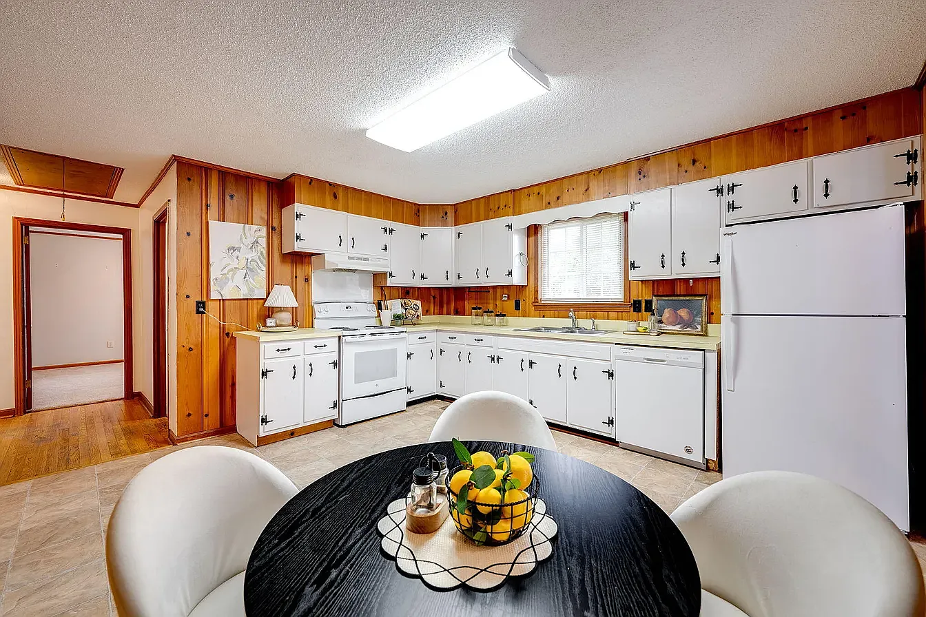 2 bed, 1034 sqft, $1,475 — Photo 3