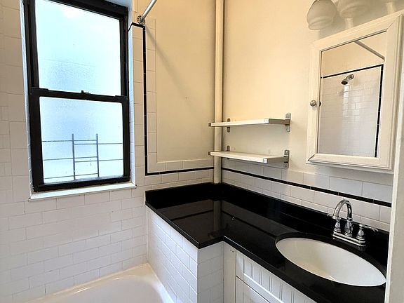 5th image of 1211 8th Ave APT 4R