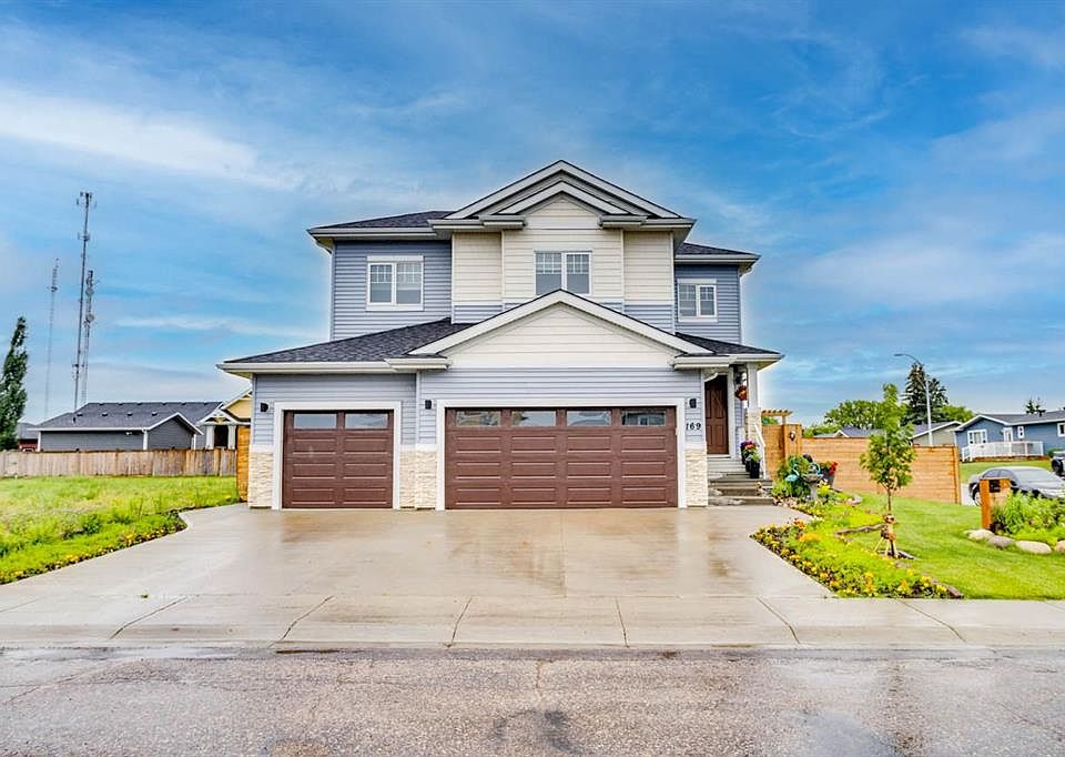 1st image of 169 SE Beaveridge Close