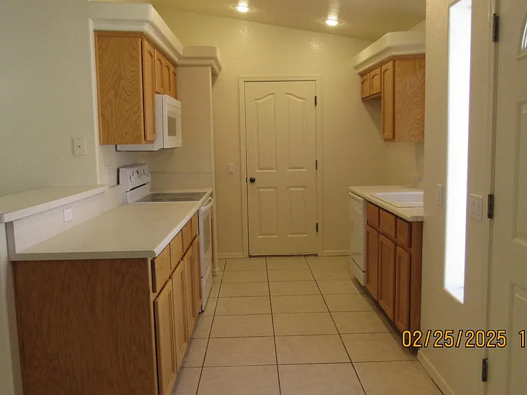 2759 Palisades Dr — Photo 7