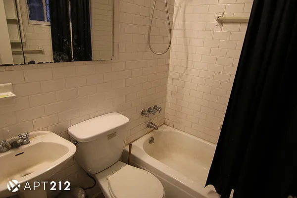 Rented by APT212 INC | media 40