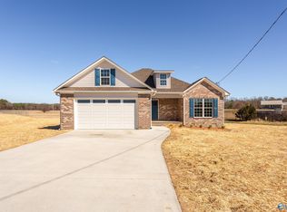 101 Harper Ln, Hokes Bluff, AL 35903