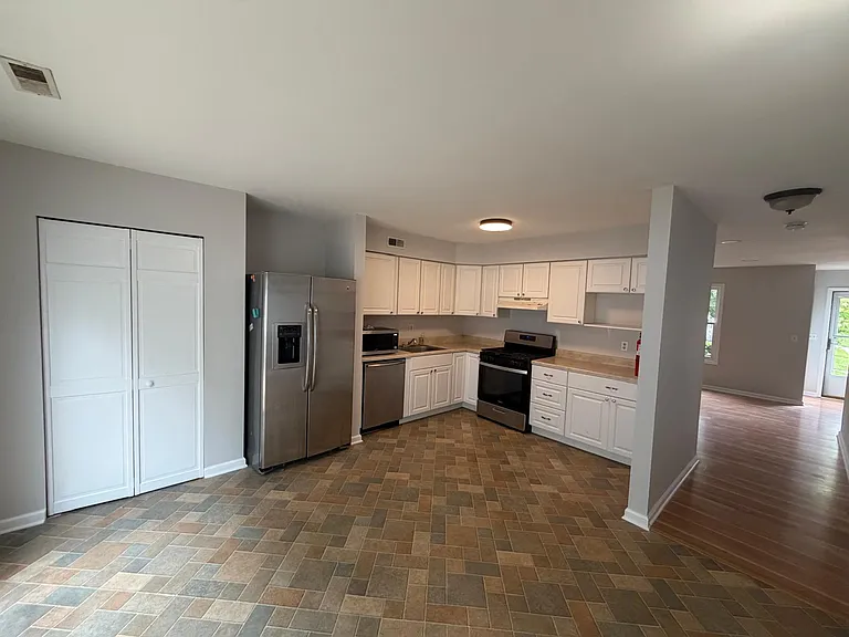 104 Teaberry Ct — Photo 2