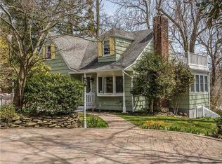 4 Bankside Dr N, Centerport, NY 11721
