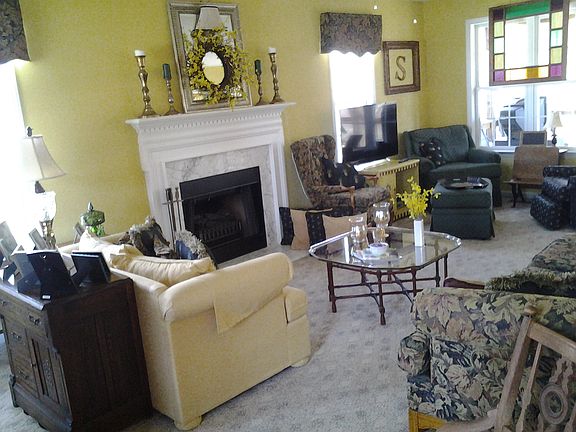 4th image of 305 Black Forest Dr