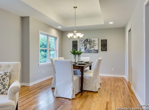 3rd image of 2315 Blanton Dr