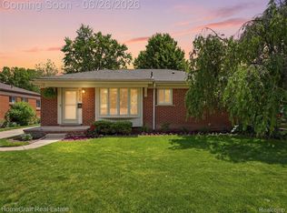 9338 Florida St, Livonia, MI 48150