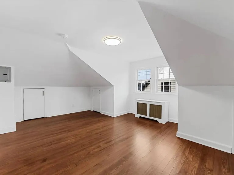 70 Normandy Rd — Photo 21