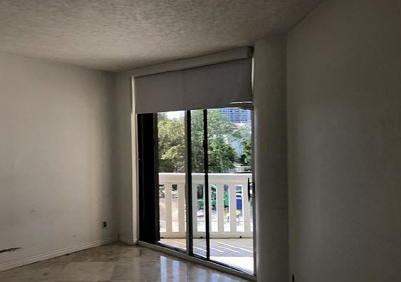 5th image of 3000 Island Blvd APT 402