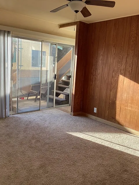 2409 Manhattan Ave — Photo 2