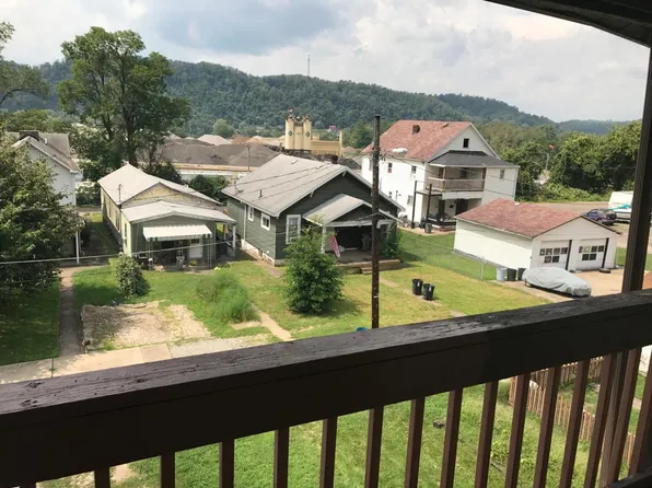 1709 1/2 Marshall St S, Benwood, WV 26031