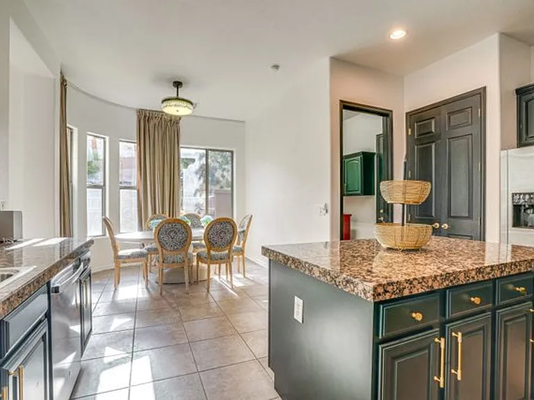 845 W Village Pkwy — Photo 5