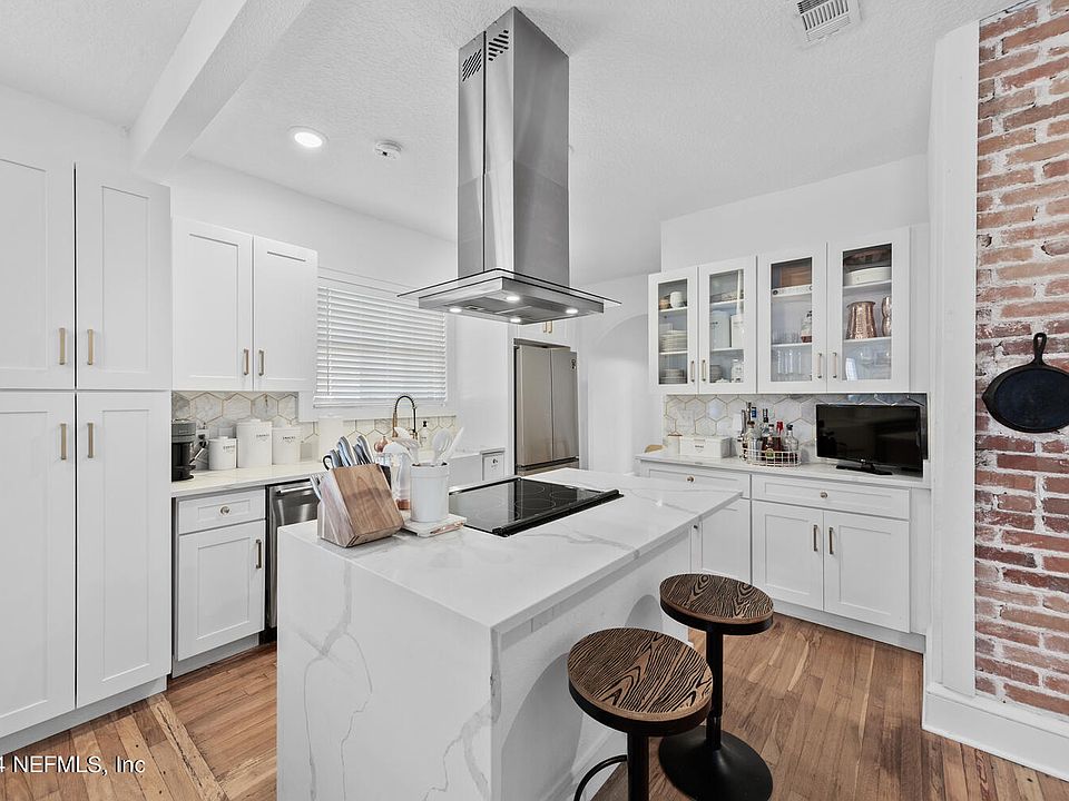 1st image of 1363 TALBOT Avenue