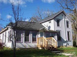 134 N Oak St, Whitewater, WI 53190