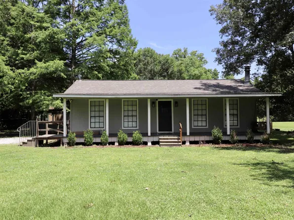 5038 Nelson Rd, Livonia, LA 70755