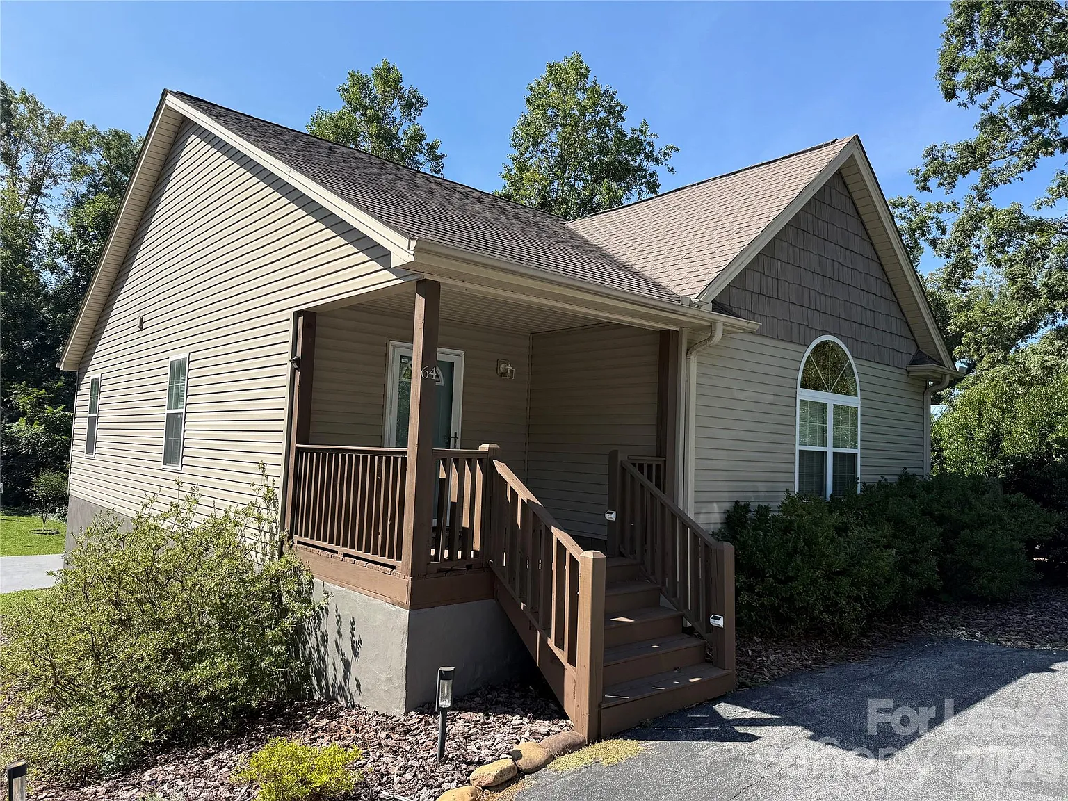 4 bed, 3.0 bath, 1801 sqft, $2,575 — Photo 1