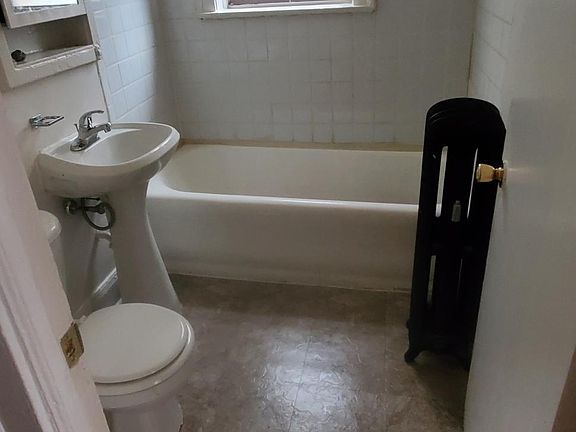 3rd image of 7838 S Aberdeen St #1F
