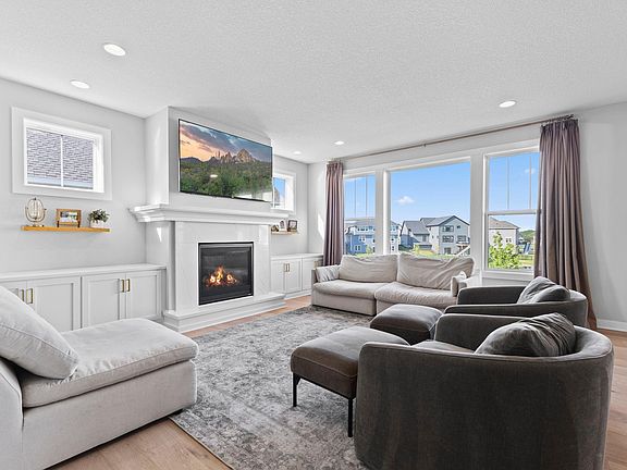 5th image of 10166 Shadyview Ln N