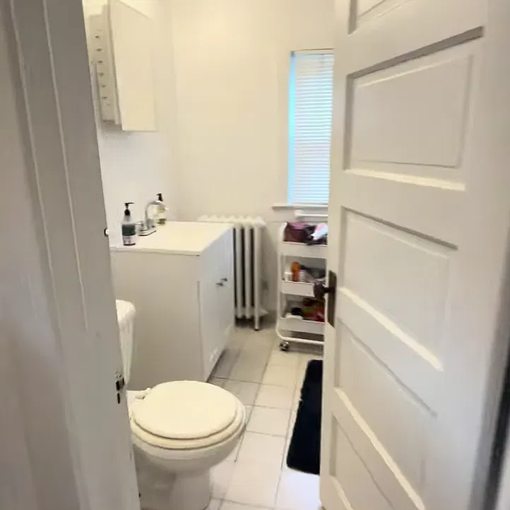 1 bed, 1.5 bath, 1800 sqft, $1,200 — Photo 3