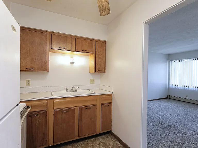 1227 D St #6 — Photo 7