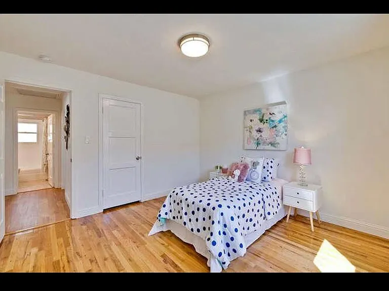 376 N 20th St — Photo 13