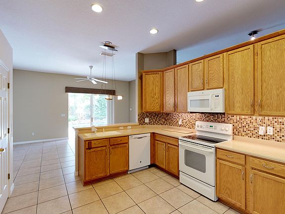 5th image of 822 Mount Pleasant Dr