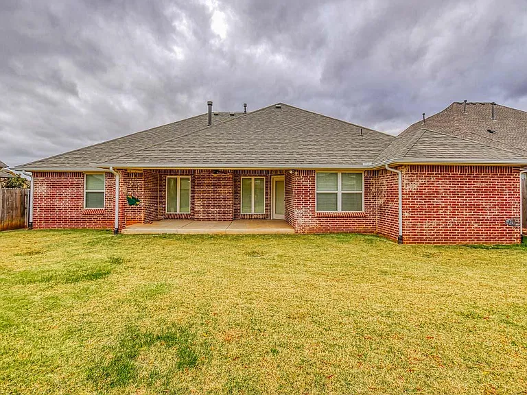 19208 Greenery Ln — Photo 36