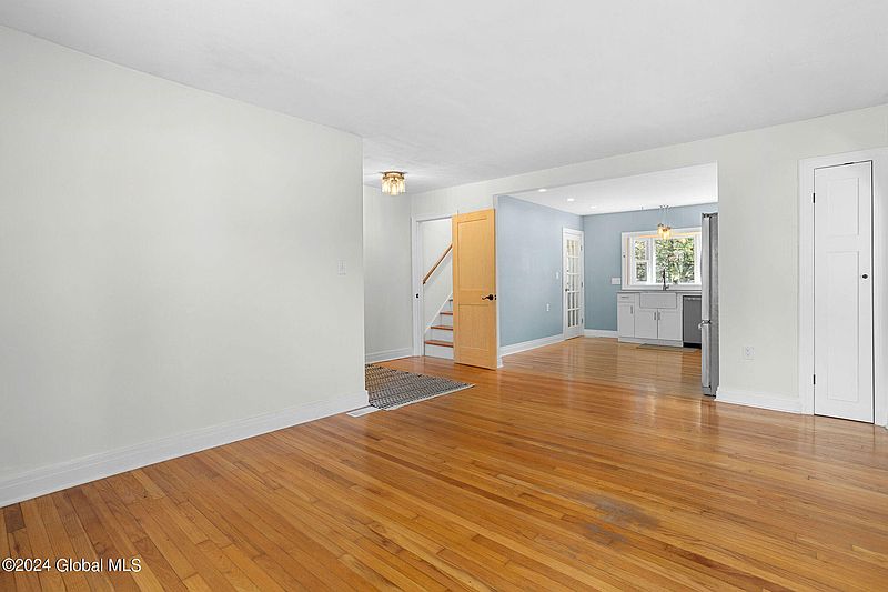 4th image of 9 Brockley Drive