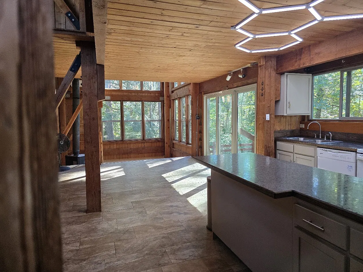 3 bed, $2,000 — Photo 4