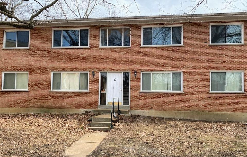 1st image of 10 Bruce Dr #4
