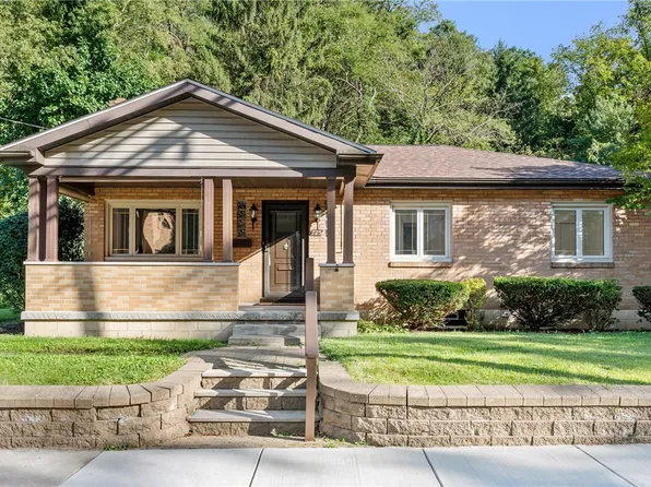 725 Wall Ave, Pitcairn, PA 15140