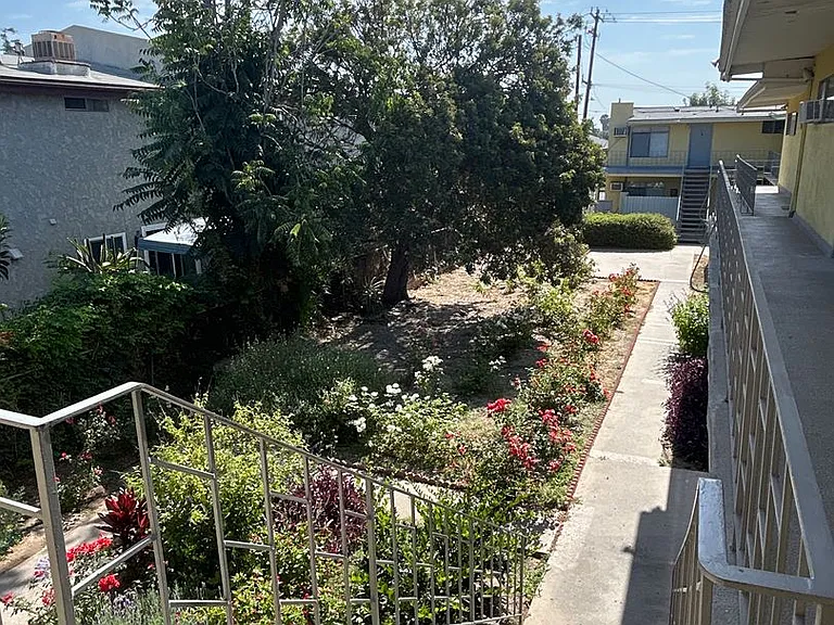 611 N Alhambra Ave — Photo 2