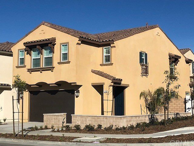 1st image of 2355 Vineyard St