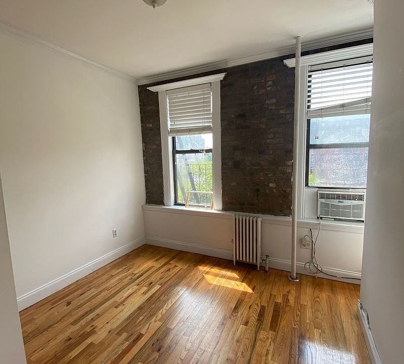 1st image of 127 Orchard St #4