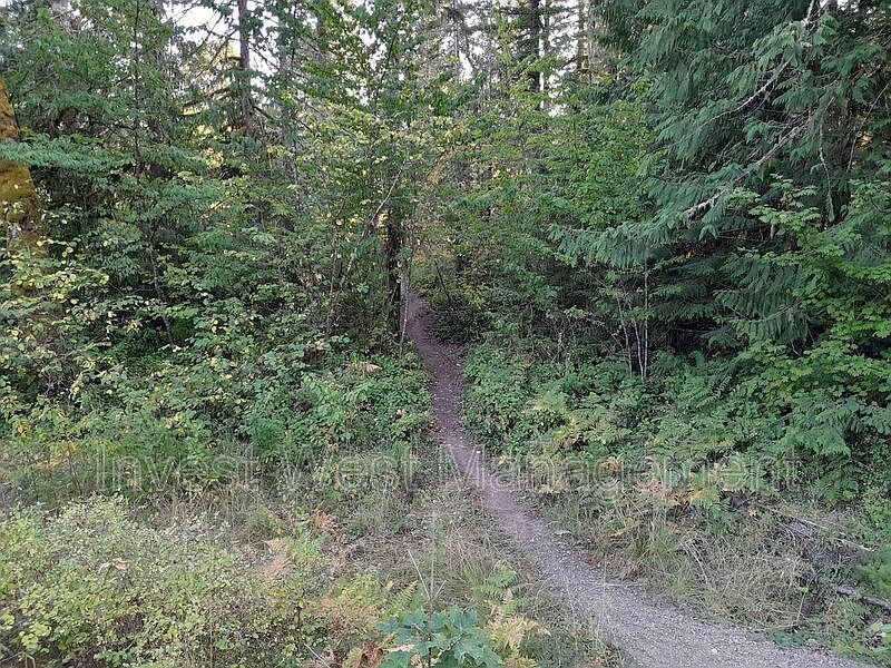 Country Setting Single Wide Manufactured Home Silverbrook RV Park 626