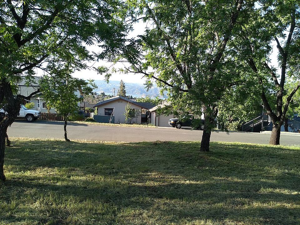 Lake-view 9155 Hoopa Dr.
