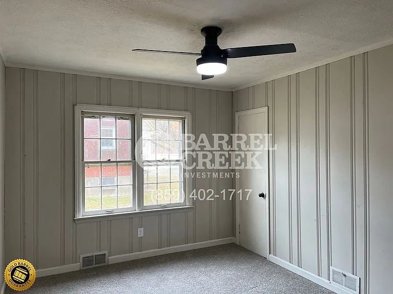 402 Logan Ave — Photo 12