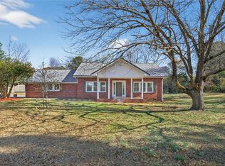 18 Dyer Cir, Carrollton, GA 30116