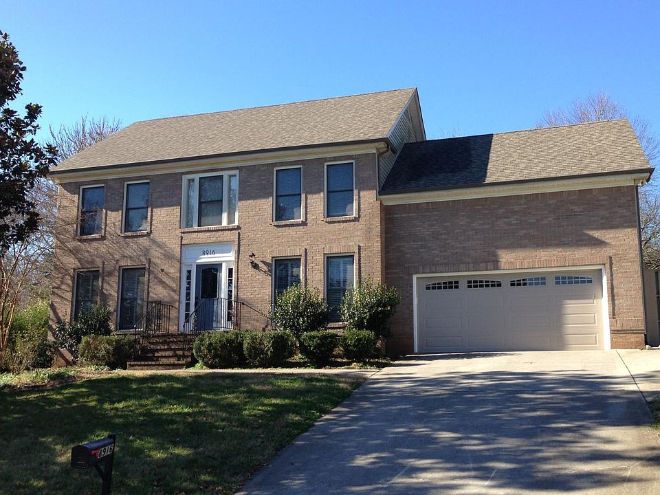 Bennington neighborhood- walking distance to Bluegrass Eleme