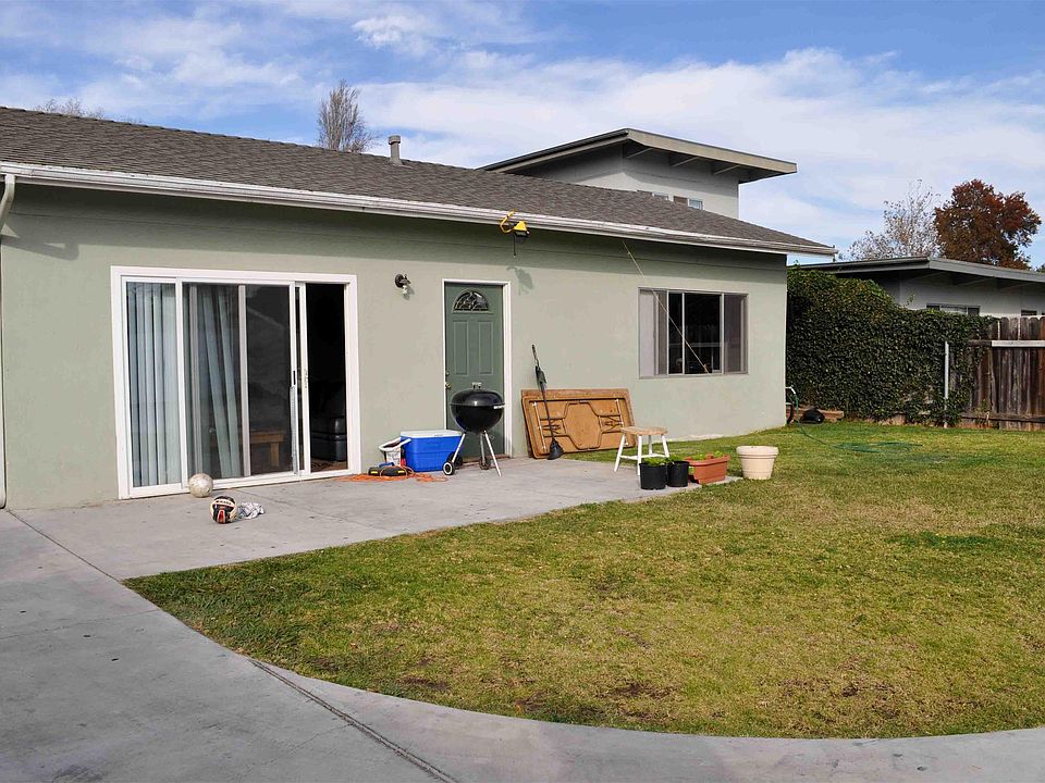 Private rear yard for use of unit B only, with parking just