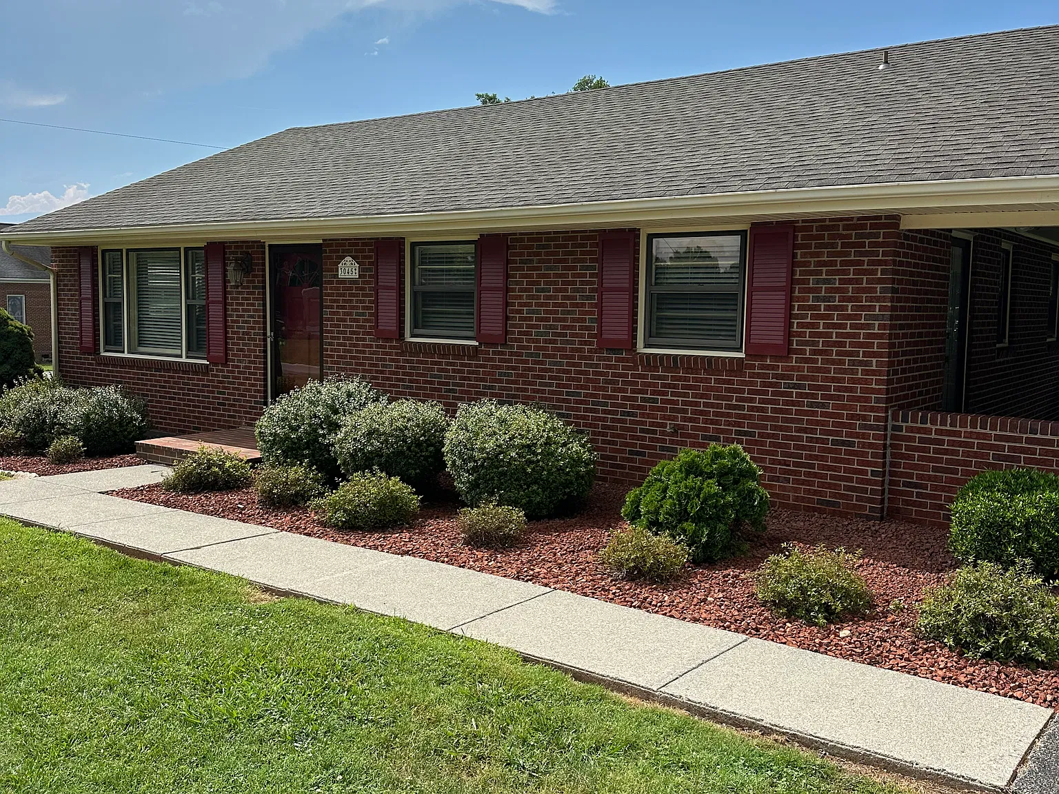 3 bed, 1400 sqft, $1,500 — Photo 1