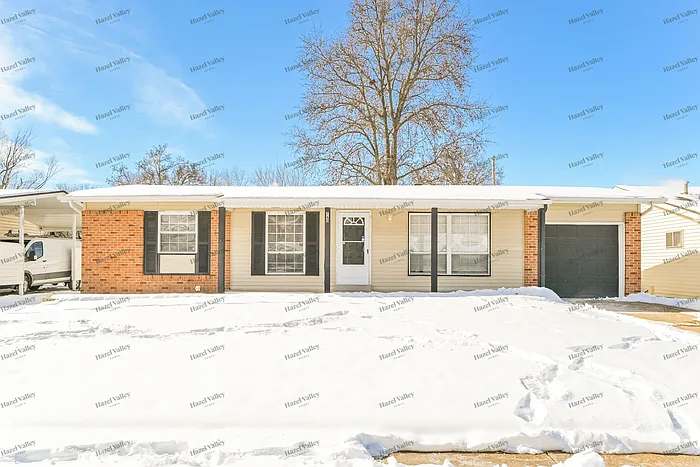3 bed, 2.0 bath, 1160 sqft, $1,820 — Photo 1
