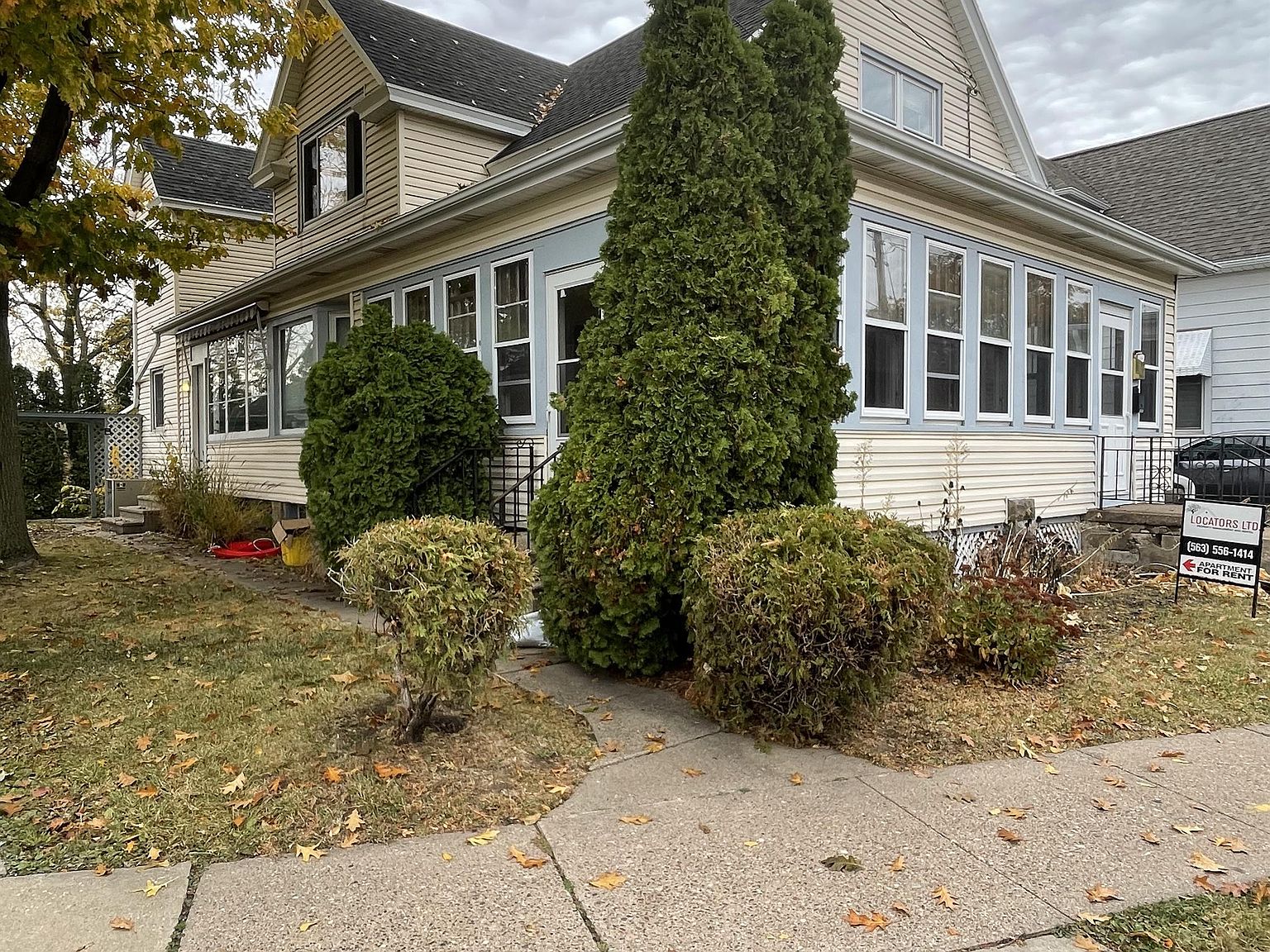 1725 Clarke Dr 1/2, Dubuque, IA 52001 Zillow