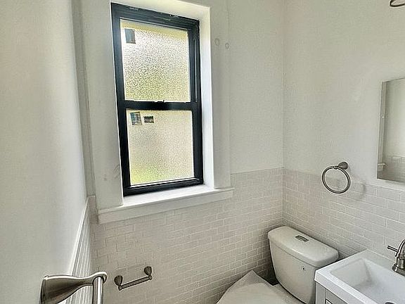 5th image of 2120 Mapes Ave APT 1A