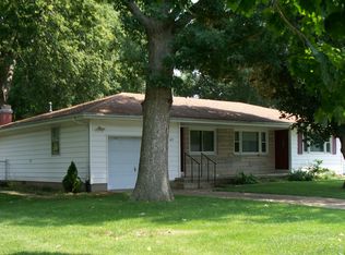 413 E Wall St, Moweaqua, IL 62550