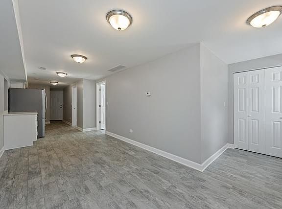 4th image of 1733 N Artesian Ave #G