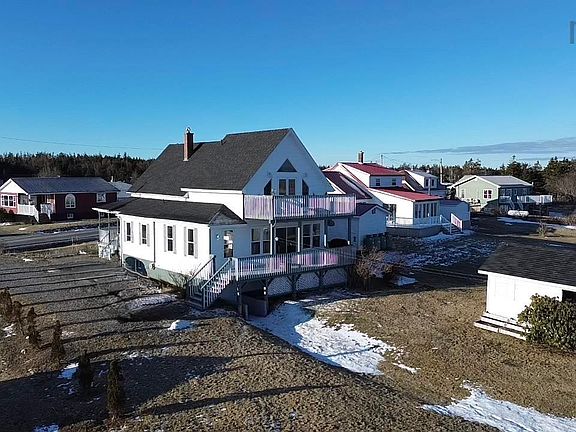 4th image of 36 Seaview Dr