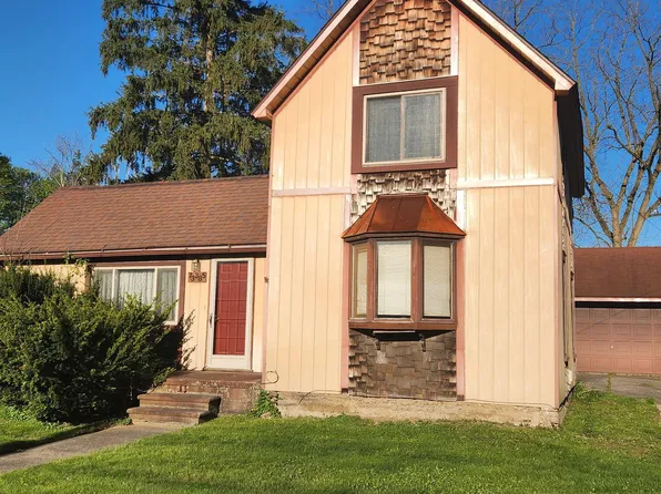 73385 Floral St, Armada, MI 48005