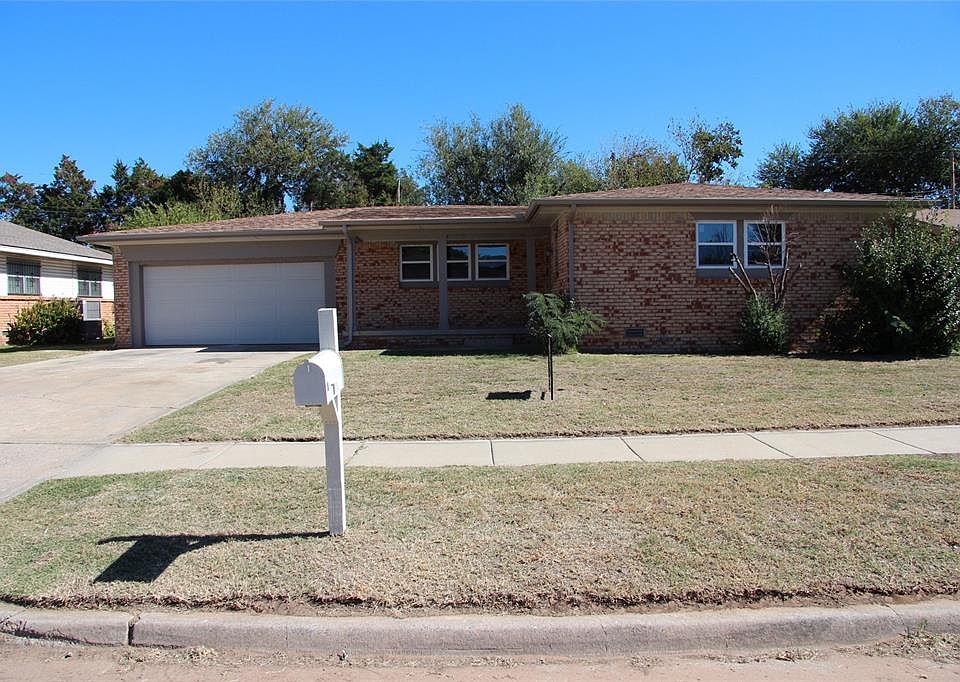 1st image of 1112 N Carol Ln