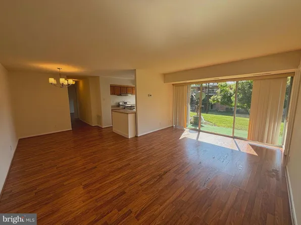 3706 N Rosser St APT T2, Alexandria, VA 22311